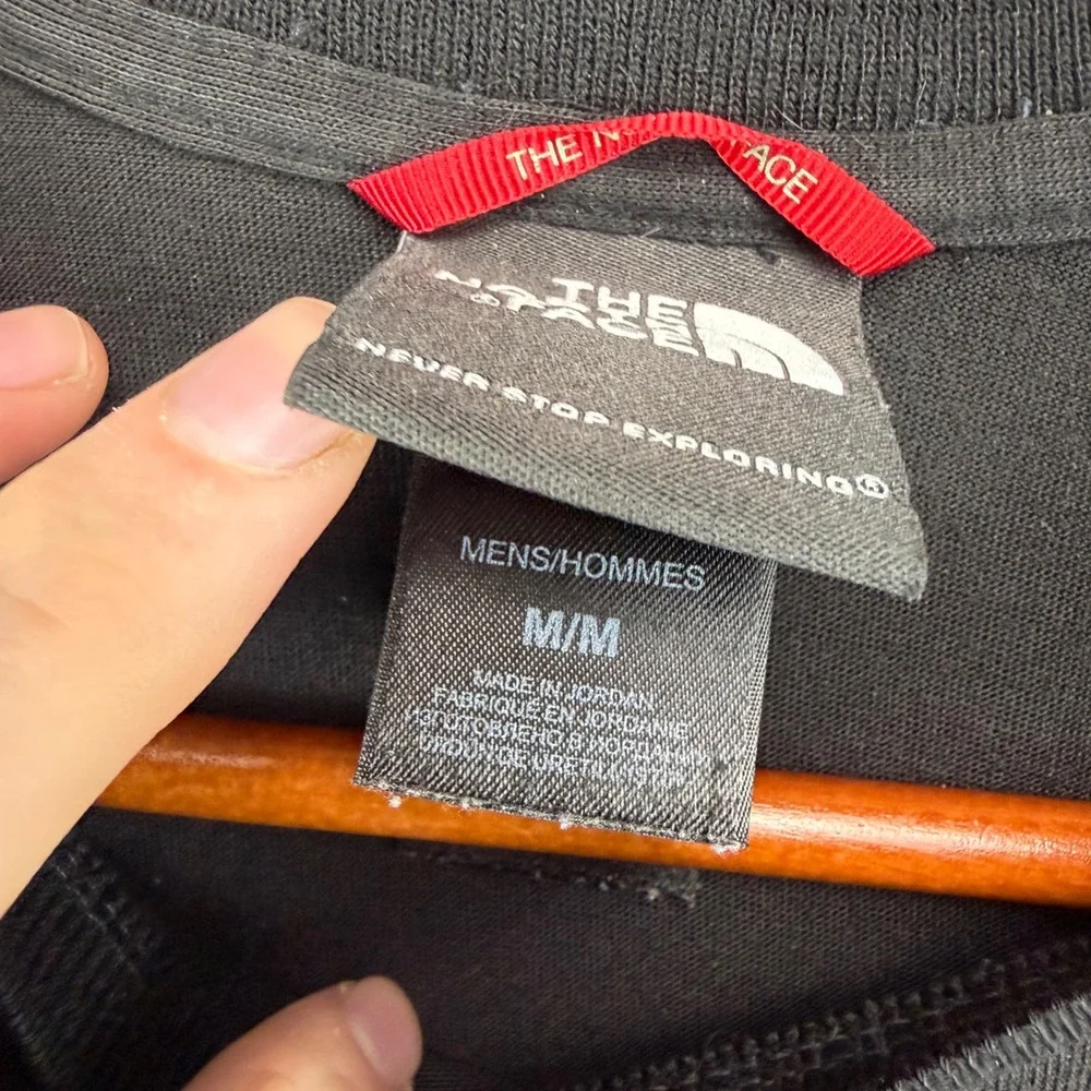 The North Face Mens‎ Long Sleeve T-Shirt Black Red Logo Size M Performance Tee